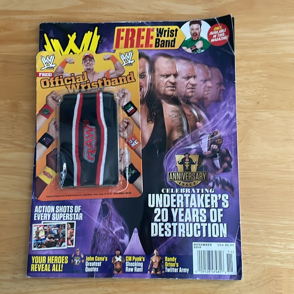 Professional Wrestling WWE AEW Lot Of Action Figure Magazine and NIP trivia game - Picture 6 of 10
